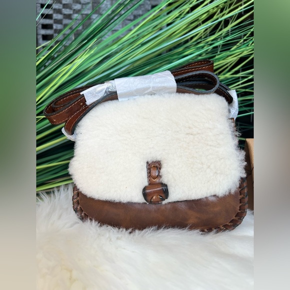 NWT Patricia Nash Italian Leather Finch Crossbody Bag — Sherpa Flap in Natural - Picture 4 of 11